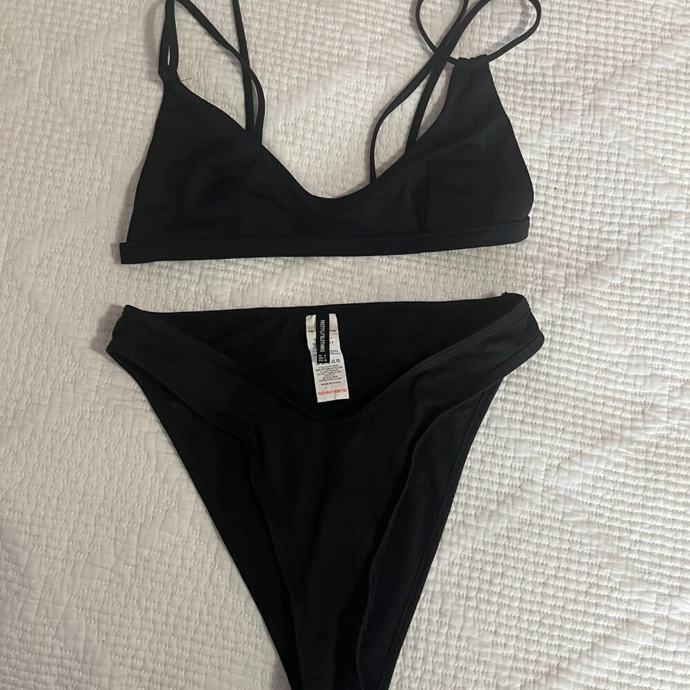 Pretty Little Thing- Black Bikini Set (4)